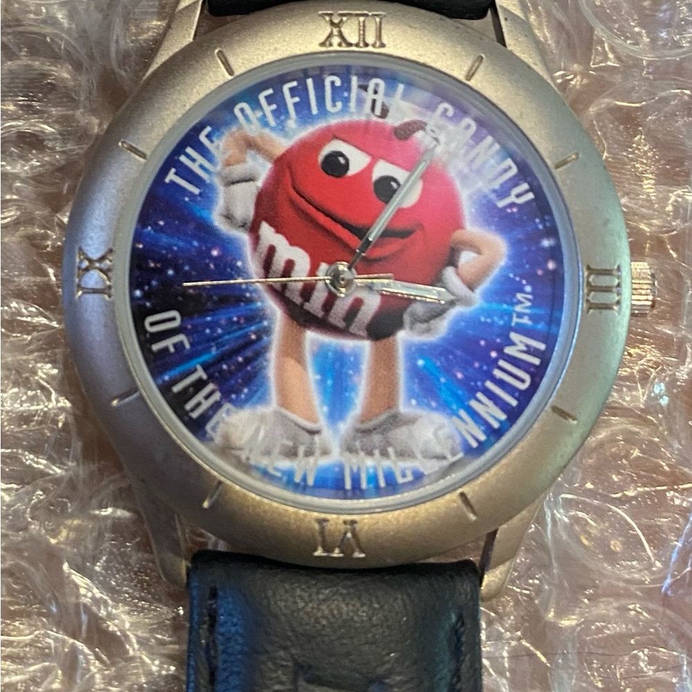 Vintage 1998 MARS M&M Limited Edition Silver Leather Analog Quartz Watch